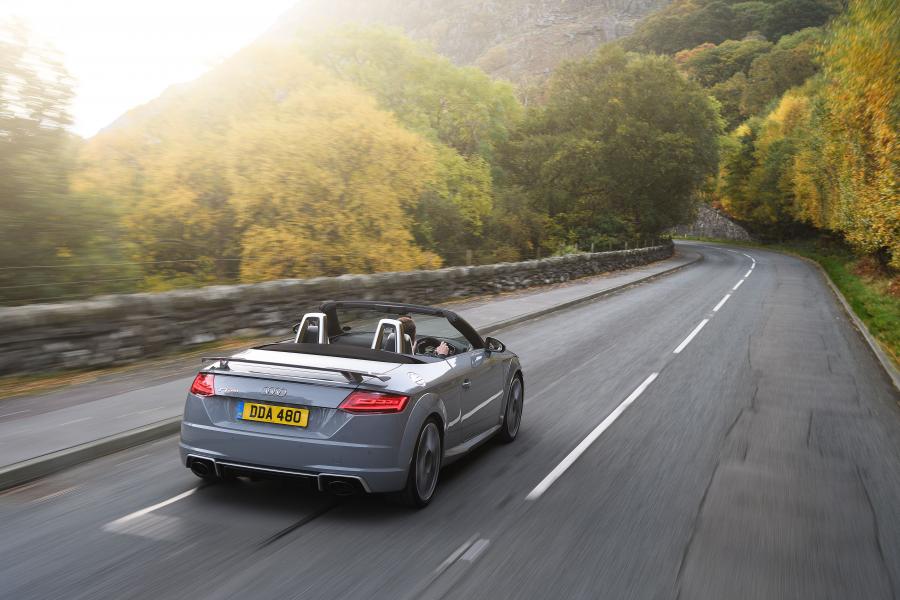  Audi TT RS Roadster (8S) 2016 года  (UK) (фото 12 из 40)